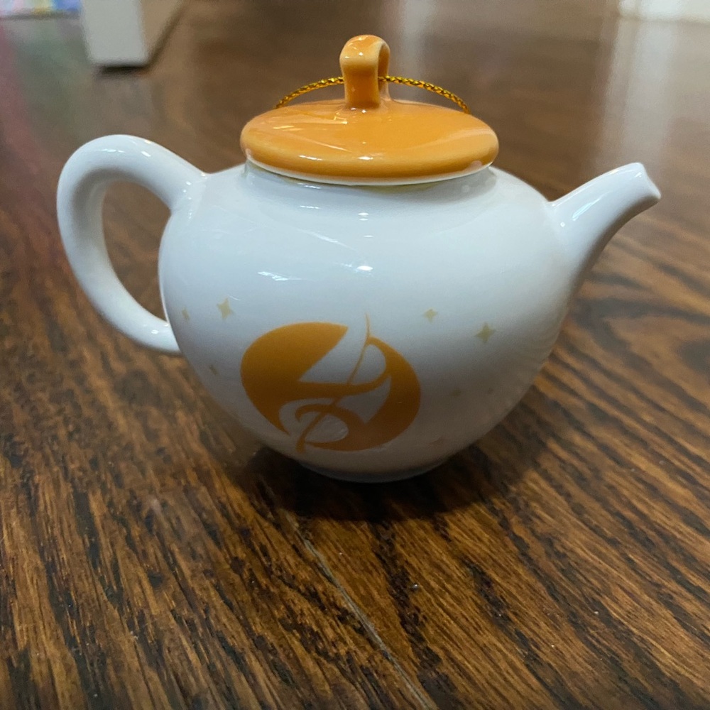 New In Box Adagio Ceramic Tea‎ Ornament